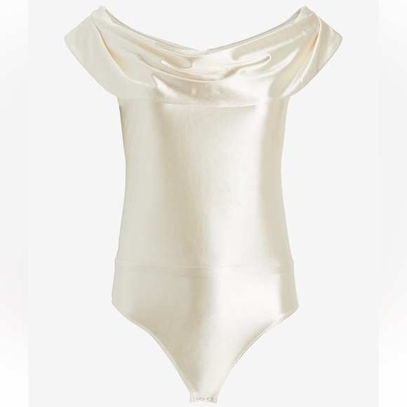 Satin Off the shoulder bodysuit - Picture 5 of 6